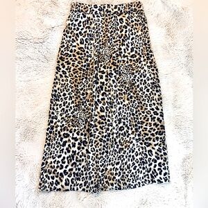 Silky leopard skirt